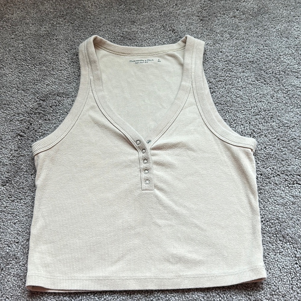 small A&F crop tank